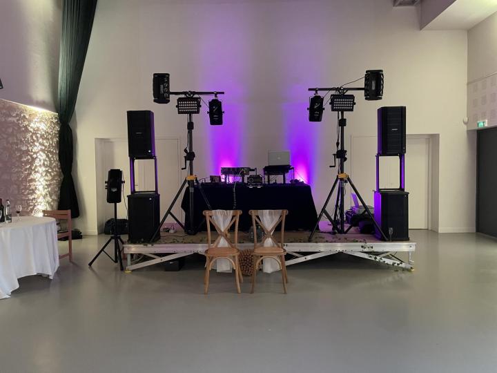 DJ avec sonorisation hig-tech Toulouse